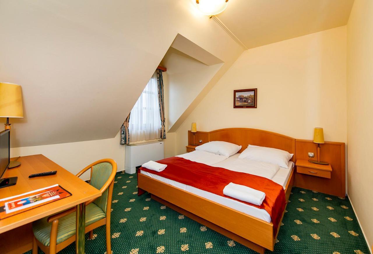Gastland M0 Hotel & Conference Center Szigetszentmiklos Ngoại thất bức ảnh
