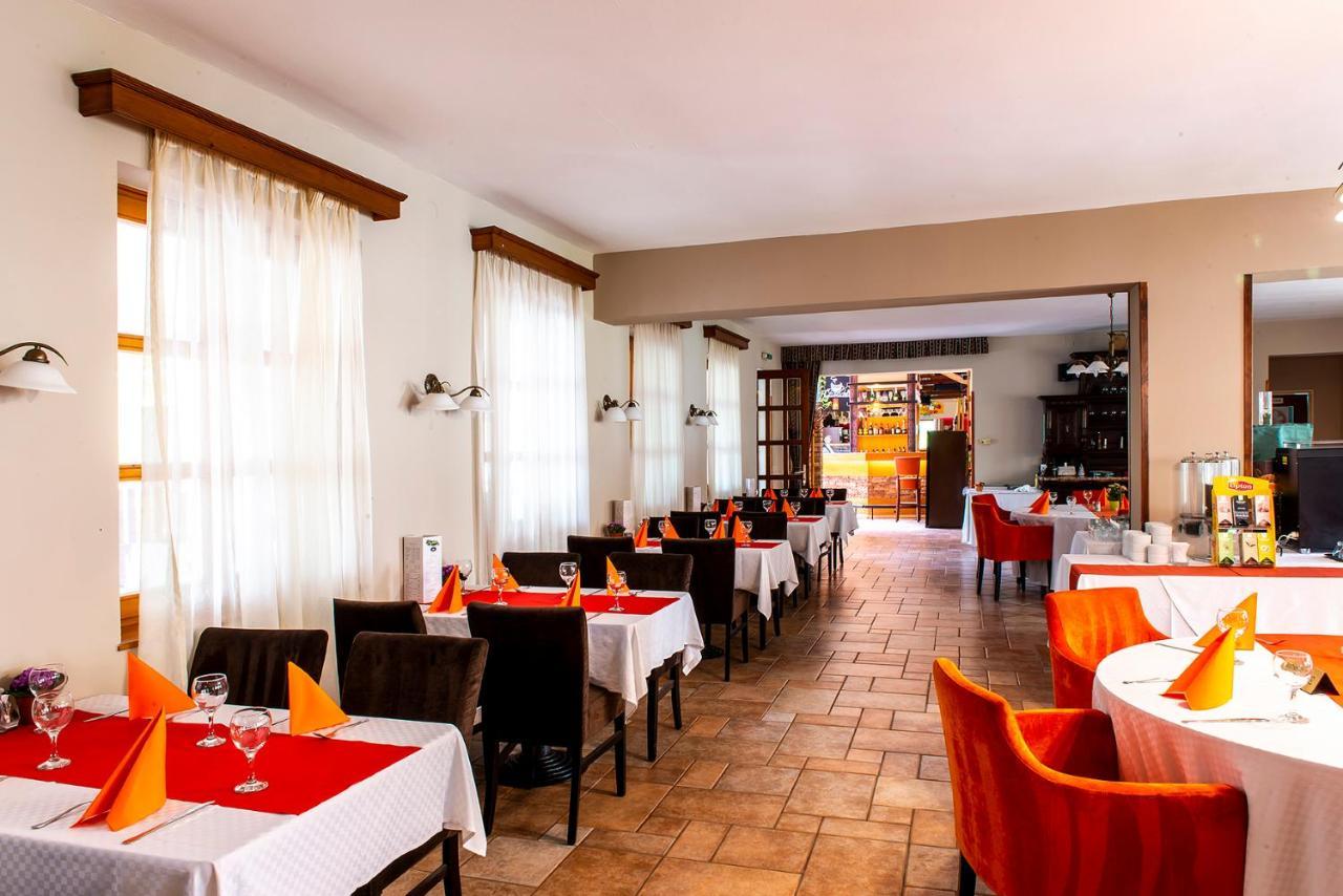 Gastland M0 Hotel & Conference Center Szigetszentmiklos Ngoại thất bức ảnh
