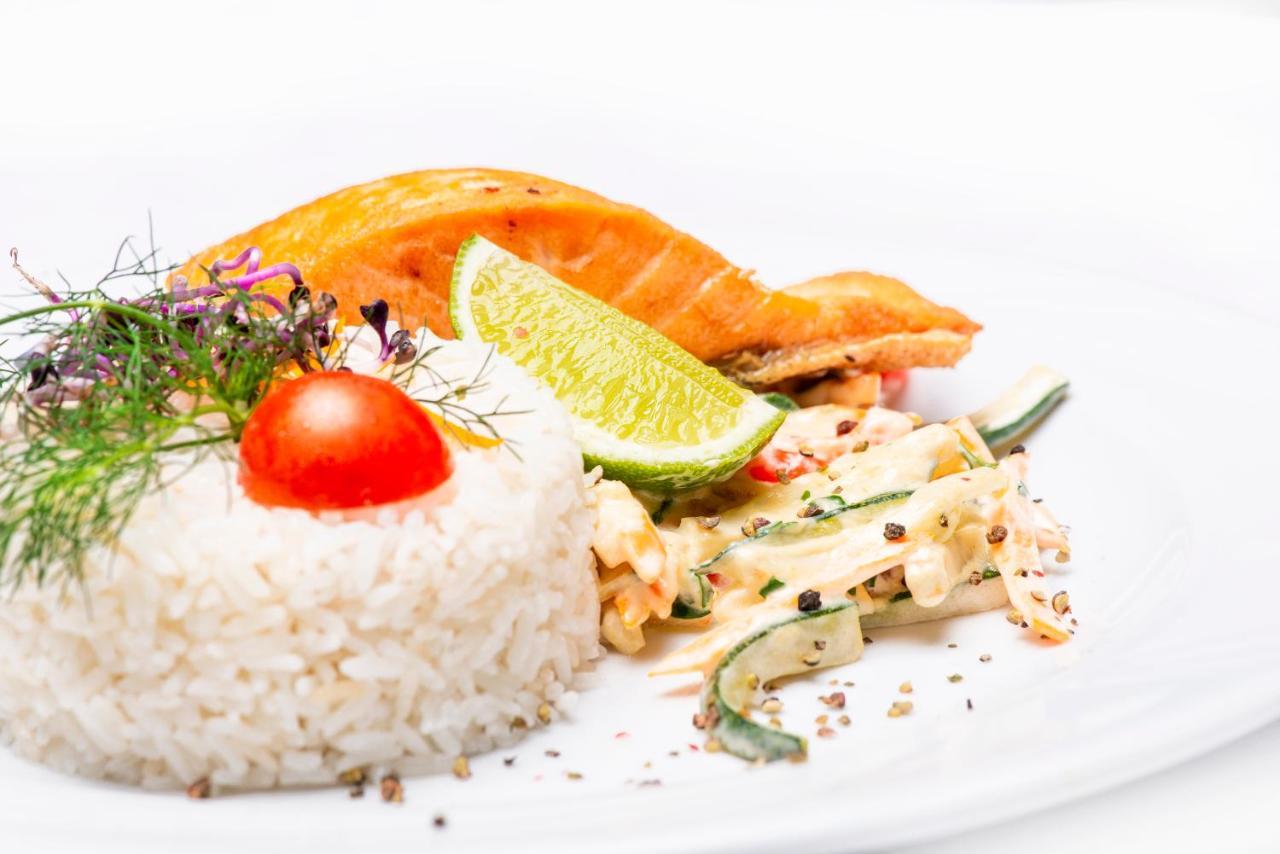 Gastland M0 Hotel & Conference Center Szigetszentmiklos Ngoại thất bức ảnh