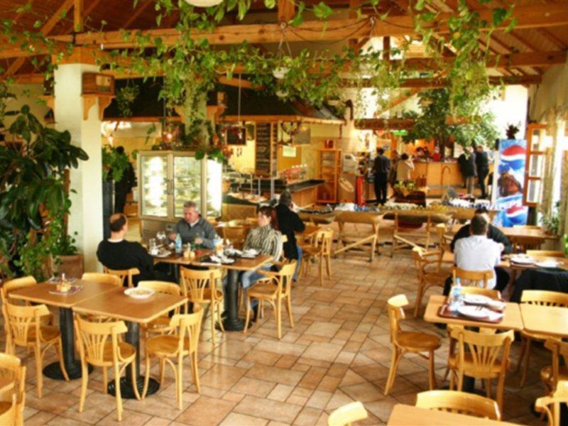 Gastland M0 Hotel & Conference Center Szigetszentmiklos Ngoại thất bức ảnh