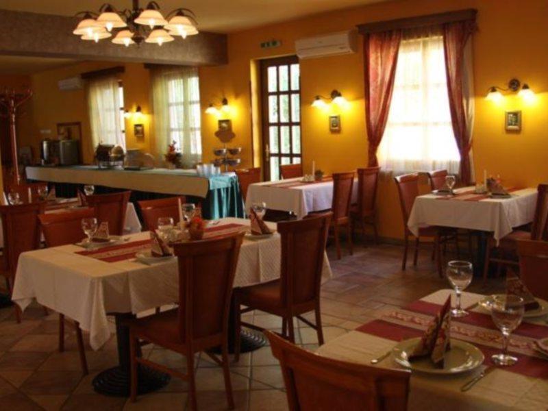 Gastland M0 Hotel & Conference Center Szigetszentmiklos Ngoại thất bức ảnh