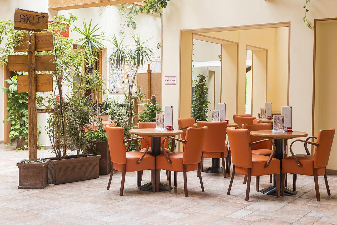 Gastland M0 Hotel & Conference Center Szigetszentmiklos Ngoại thất bức ảnh